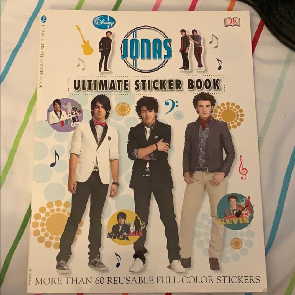 Jonas brothers Ultimate sticker book
